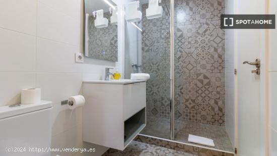 Apartamento entero de 2 dormitorios en Barcelona. - BARCELONA