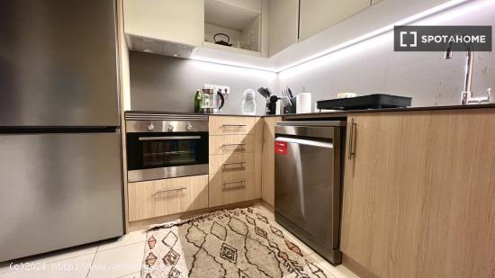 Apartamento entero de 3 habitaciones en Barcelona. - BARCELONA