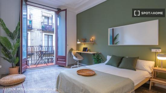 Se alquila habitación en el apartamento de 6 dormitorios en El Raval, Barcelona. - BARCELONA