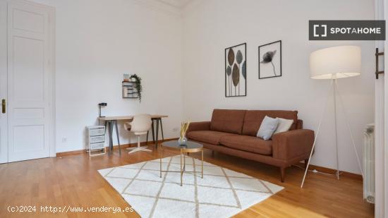 ¡Precioso apartamento de 2 dormitorios en Barcelona! - BARCELONA