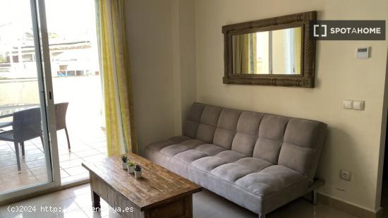 Apartamento completo de 2 dormitorios en Denia - ALICANTE