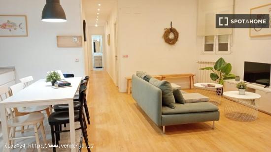 Se alquilan habitaciones en apartamento de 1 dormitorio en Barrio De Las Letras - MADRID