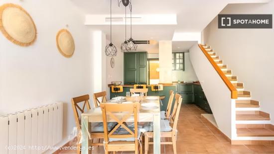 Apartamento entero de 3 dormitorios en Jávea - ALICANTE