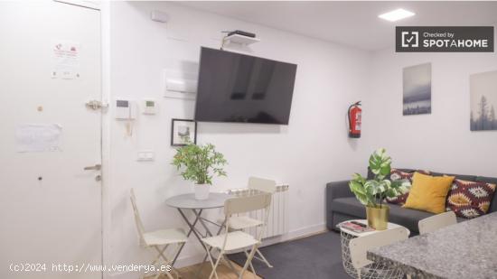 Apartamento de 3 dormitorios en alquiler en Lavapiés - MADRID