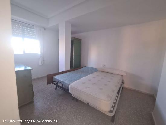 Habitación en piso compartido en La Pobla de Farnals - VALENCIA