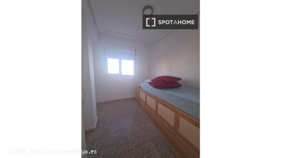 Habitación en piso compartido en La Pobla de Farnals - VALENCIA