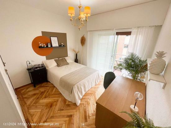 Se alquila habitación en piso 7 dormitorios en Tetuán, Madrid - MADRID