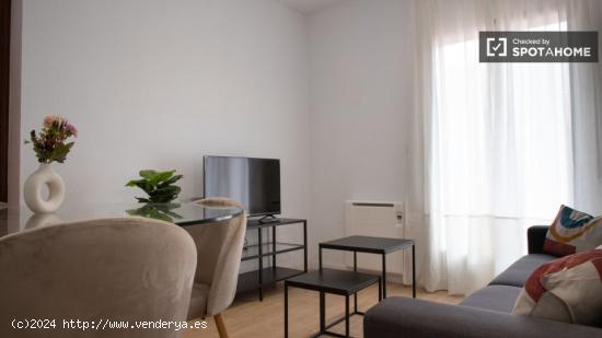 Se alquilan habitaciones en apartamento de 3 dormitorios en Palomerass - MADRID