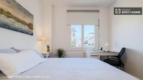 Se alquila habitación en apartamento de 4 dormitorios en Gràcia - BARCELONA