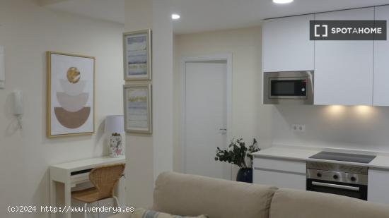 Apartamento de 2 dormitorios en alquiler en Madrid - MADRID