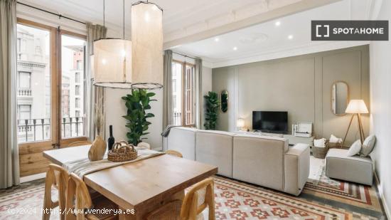 Piso de 4 habitaciones en alquiler en Ciutat Vella - BARCELONA