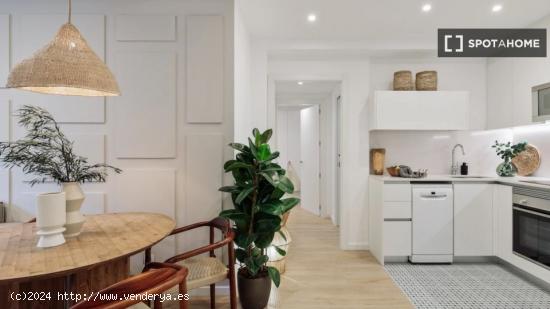 Apartamento de 2 dormitorios en alquiler en Ciutat Vella - BARCELONA