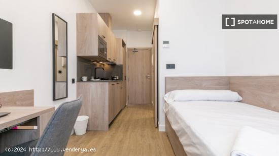 Se alquila habitación en residencia de estudiantes en Madrid - MADRID