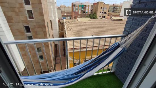 Apartamento de 2 dormitorios en alquiler en El Cabanyal, Valencia - VALENCIA