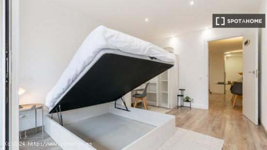 Habitaciones en alquiler en el apartamento de 5 dormitorios en Les Corts - BARCELONA