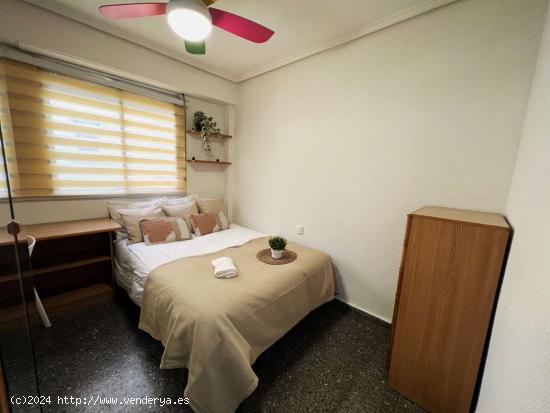  Dormitorio con estilo en piso compartido en Valencia - VALENCIA 