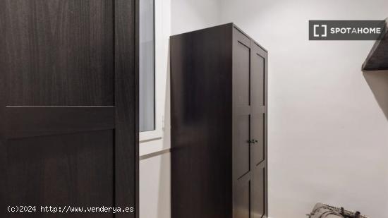 Apartamento de 3 dormitorios en alquiler en Barcelona - BARCELONA