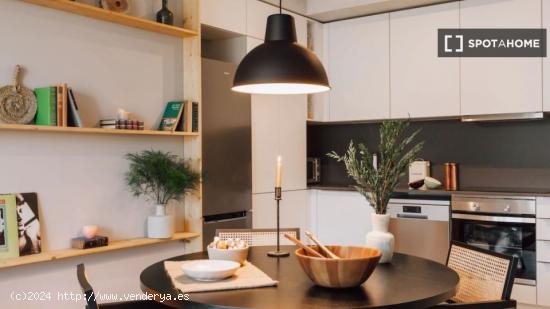 Apartamento de 3 dormitorios en alquiler en Barcelona - BARCELONA