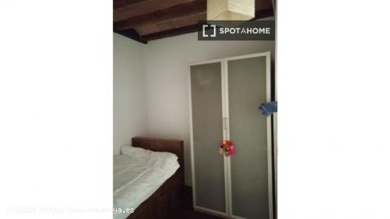 Habitación en piso compartido en barcelona. - BARCELONA