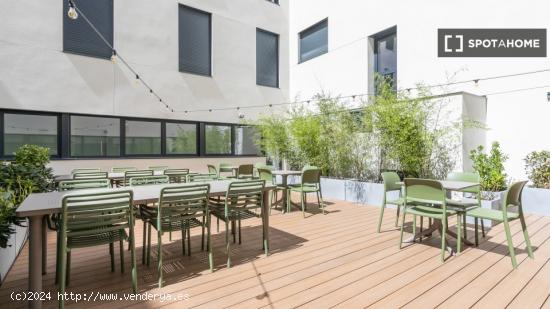 Se alquila habitación en residencia en Getafe - MADRID