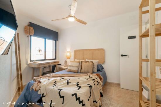 Habitación en piso compartido en barcelona. - BARCELONA