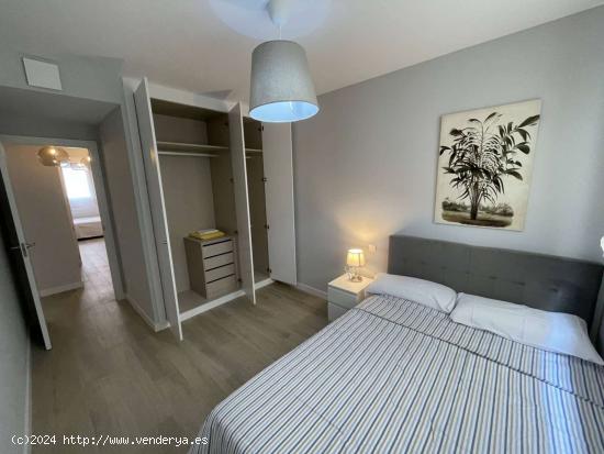 Se alquilan habitaciones en apartamento de 4 dormitorios en Arganzuela, Madrid - MADRID