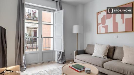 Apartamento de 2 dormitorios en alquiler en Madrid - MADRID