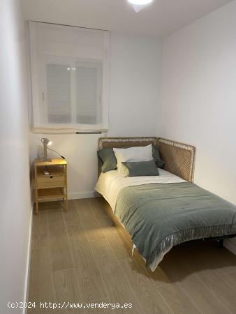  Se alquila habitación en apartamento de 3 dormitorios en Campanar, Valencia - VALENCIA 