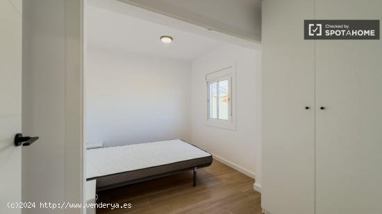 Se alquila habitación en piso compartido en Barcelona - BARCELONA