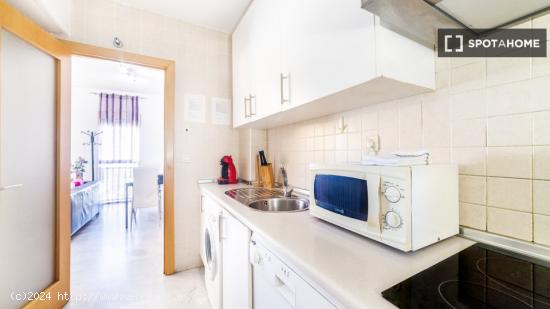 Apartamento entero de 3 dormitorios en Sevilla - SEVILLA