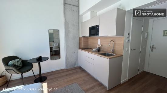 Se alquila habitación en residencia en Barcelona - BARCELONA