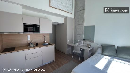 Se alquila habitación en residencia en Barcelona - BARCELONA