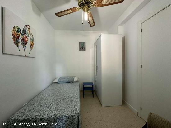 1 dormitorio en piso compartido en Granada - GRANADA