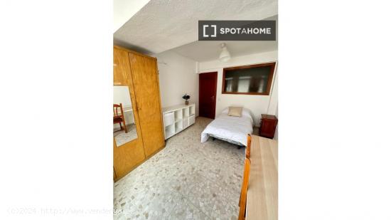 1 dormitorio en piso compartido en Málaga - MALAGA