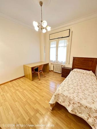 1 dormitorio en piso compartido en Zaragoza - ZARAGOZA