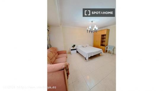 1 dormitorio en piso compartido en Alicante - ALICANTE