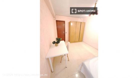 1 dormitorio en piso compartido en Alicante - ALICANTE