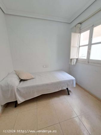  1 dormitorio en piso compartido en Alicante - ALICANTE 