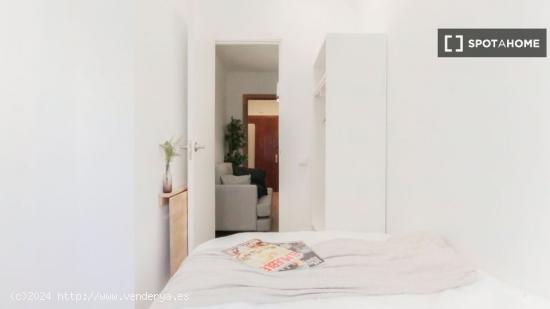 Habitaciones para alquilar en apartamento de 7 habitaciones en Sarrià-Sant Gervasi - BARCELONA