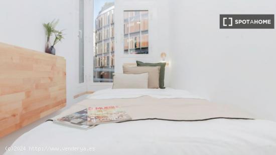 Habitaciones para alquilar en apartamento de 7 habitaciones en Sarrià-Sant Gervasi - BARCELONA