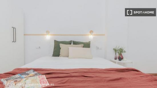 Habitaciones para alquilar en apartamento de 7 habitaciones en Sarrià-Sant Gervasi - BARCELONA