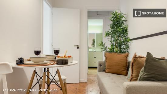 Habitaciones en alquiler en piso de 6 habitaciones en Sarrià-Sant Gervasi - BARCELONA