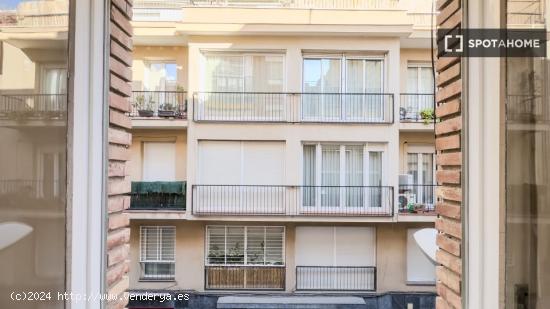 Habitaciones en alquiler en piso de 6 habitaciones en Sarrià-Sant Gervasi - BARCELONA