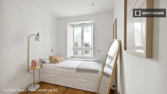 Apartamento de 2 dormitorios en alquiler en Madrid - MADRID