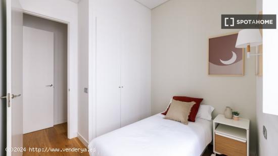 Apartamento de 3 dormitorios en alquiler en Malasaña, Madrid - MADRID