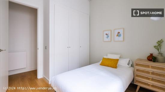 Apartamento de 3 dormitorios en alquiler en Malasaña, Madrid - MADRID