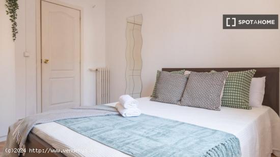 Habitación elegante con llave independiente en apartamento compartido, Salamanca - MADRID