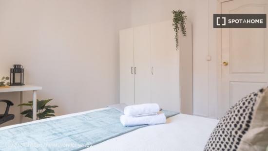 Habitación elegante con llave independiente en apartamento compartido, Salamanca - MADRID