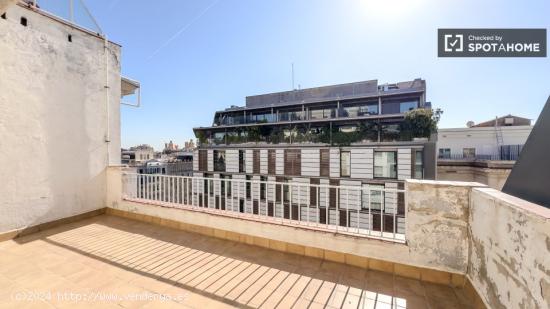 Se alquilan habitaciones en un apartamento de 7 dormitorios en L'Eixample - BARCELONA