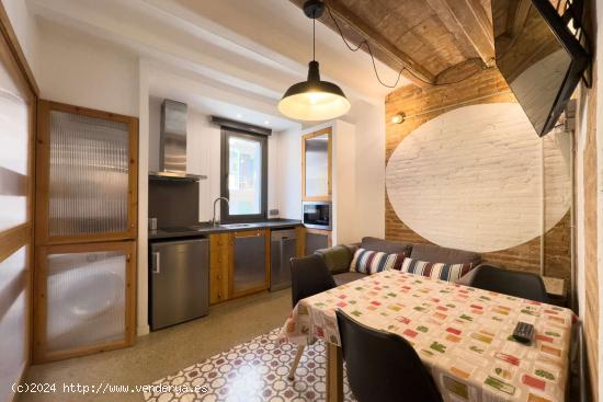 Apartamento entero de 2 dormitorios en Barcelona. - BARCELONA